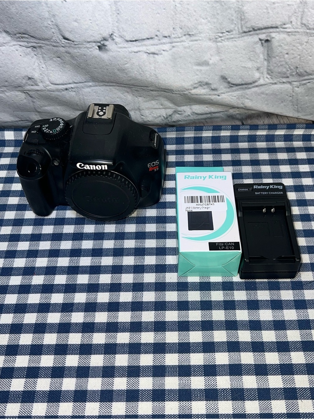 Canon Rebel T3 12.2 MP Digital Camera Body Only Battery & Charger 💯 EUC